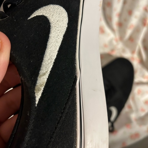 Nike black and white skate shoes - Picture 3 of 6